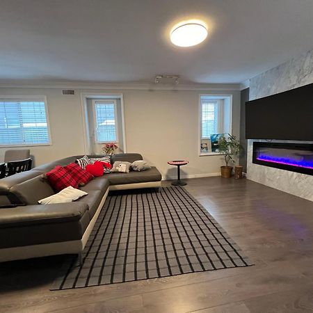 Airport Cozy Room 舒适小屋 Vancouver, Richmond,Near Yvr Buitenkant foto
